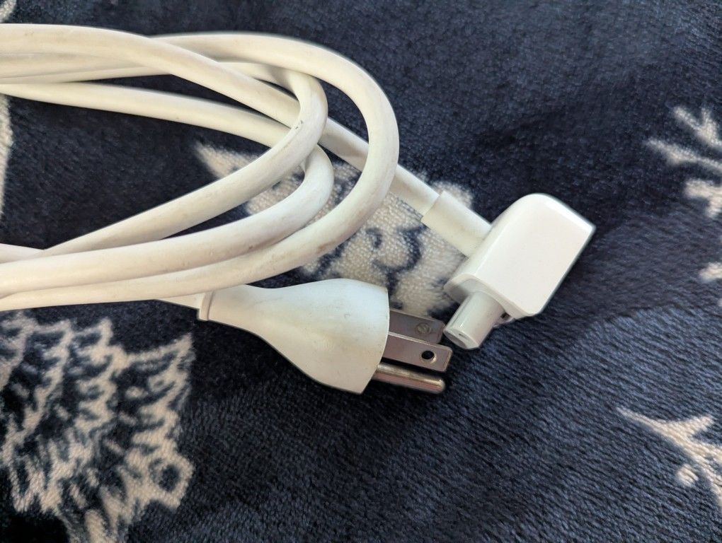 5 ft. Apple Macentosh AC Power Adapter