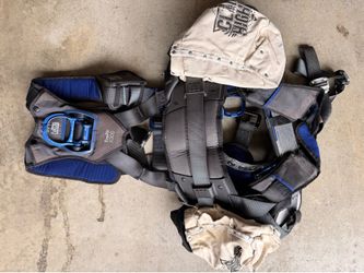 3M DBI-SALA ExoFit X300 fall protection harness with a blue comfort vest. Climbing/climbers harness