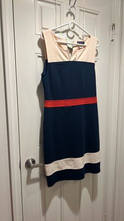 Women’s dress size L