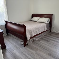 Beautiful Queen Bedroom Set