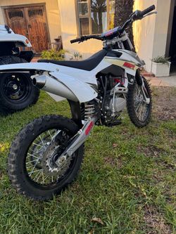 Dirt bike