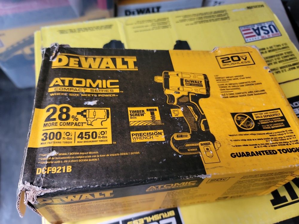 DEWALT 20VMAX BRUSHLESS ATOMIC 1/2" COMPACT IMPACT WRENCH WITH HOG RING ANVIL (TOOL ONLY) NEW 