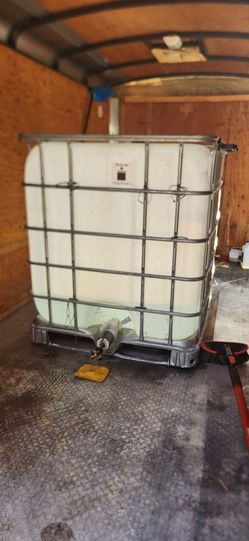 Water Container (250 Gallons)