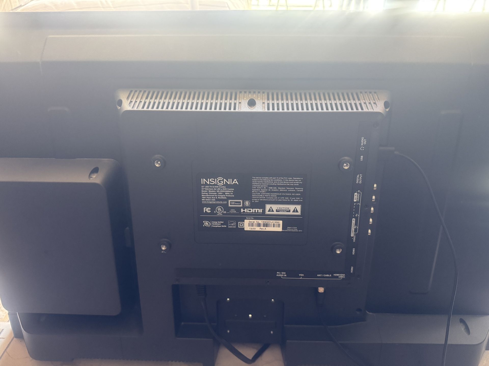 Insignia 32 Inch Hd Tv With DVD Player