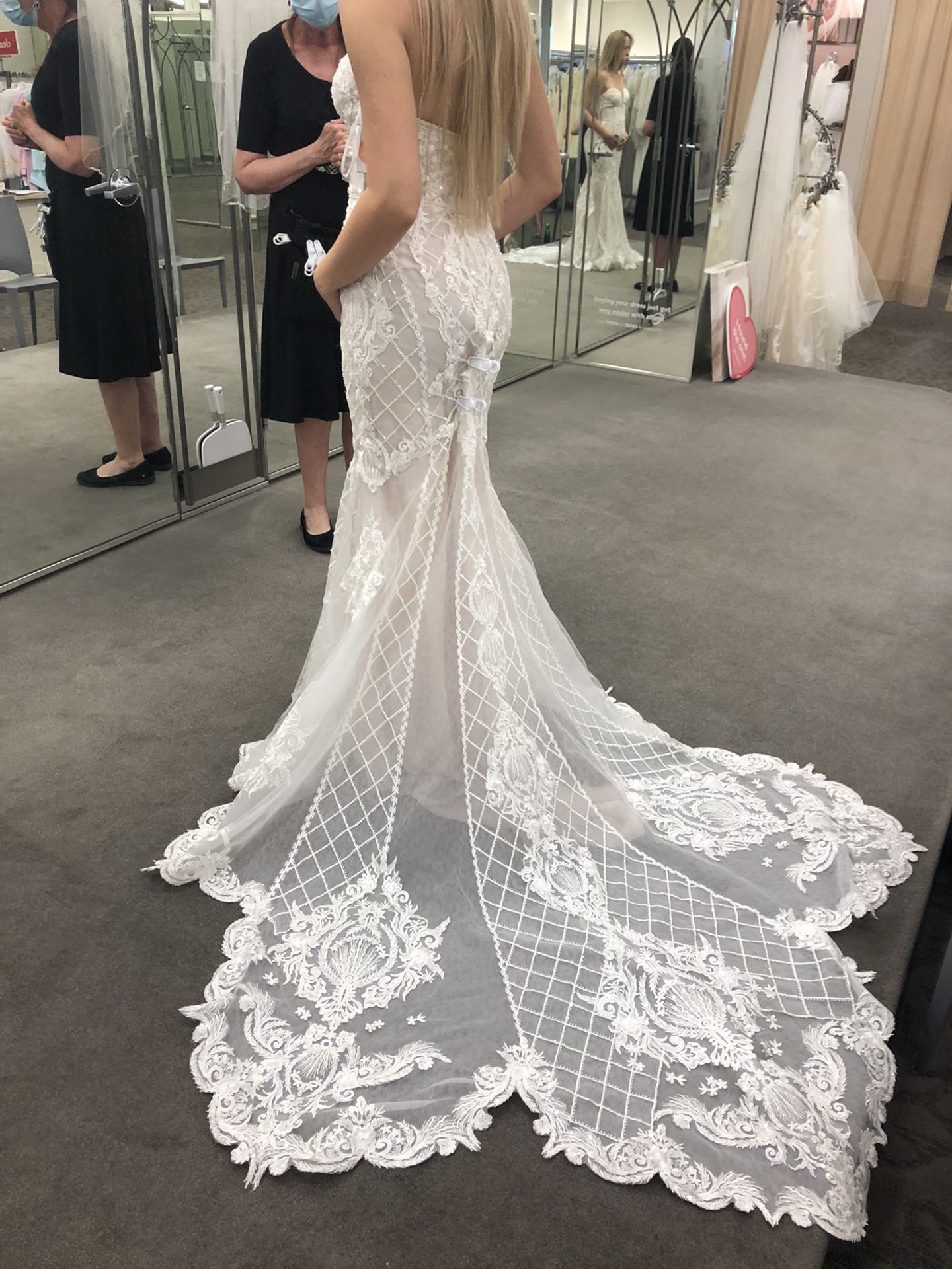 Size 6 David’s Bridal Wedding Dress OBO