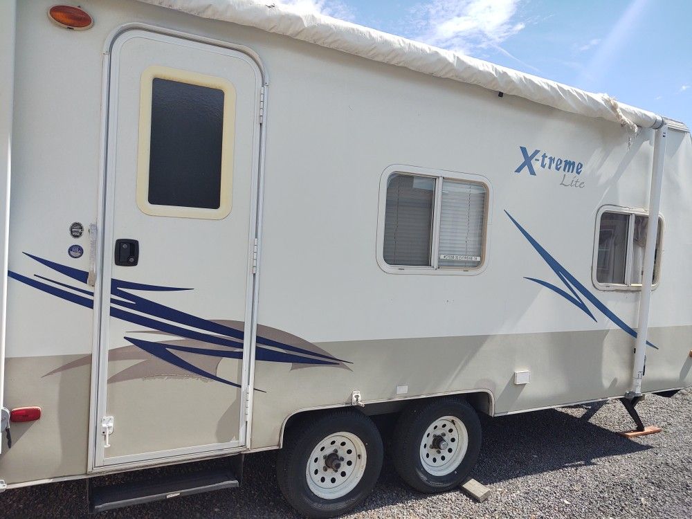 2005 XTREME LITE CAMPER