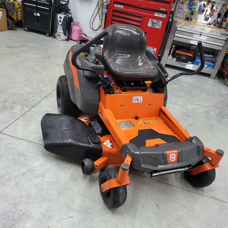 Zero Turn Riding Mower 100% Ready To Mow Today Needs Nothing ! Only 40.6hrs Of Use  46" Deck 23hp endurance Series 