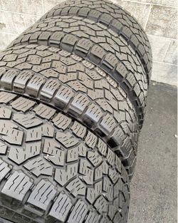 315/70/17 Toyo set de Tires en perfectas conditions de Vida las 4