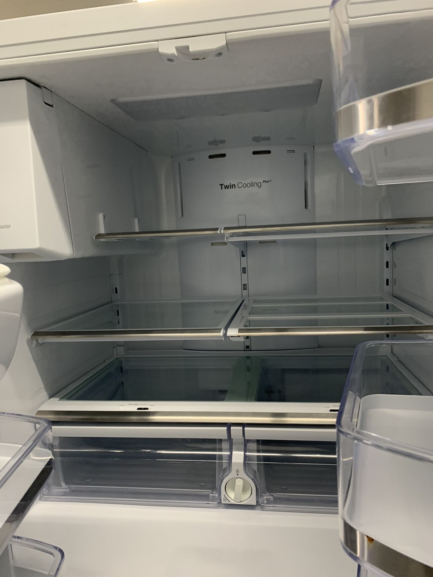 Samsung 4 door fridge in glossy white