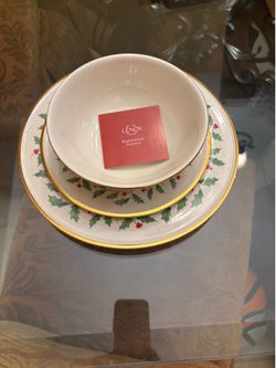 NEW Lenox Holiday 24-Piece Dinnerware Set – 24K Gold – Service for 8