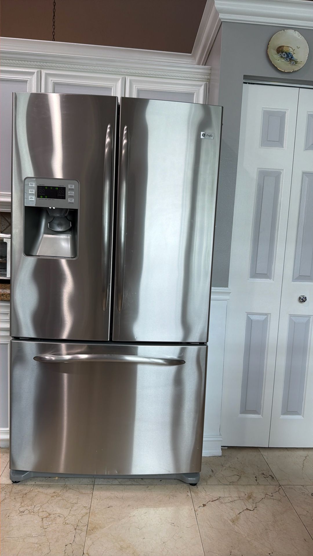 GE Refrigerator