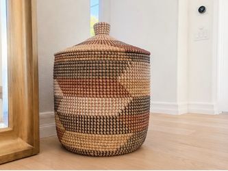 New Large Seagrass Basket- Used for staging photos only