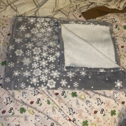 Bath & body Works throw blanket