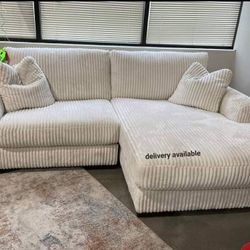Brand New/ White Oversized Sectional, Sofa Chaise, Seccional, Couch// Delivery Available 