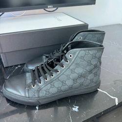MENS GUCCI SNEAKERS 