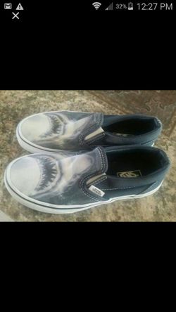 Vans Yourh Size 3 worn once in excellent condition!