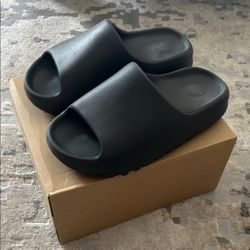 yezzy slides