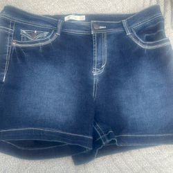 Woman’s Jean Shorts Size 16W
