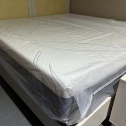 New  Dreamstar King Mattress Set