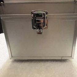 Aluminum Jewelry Box Multiple Sections With Handle 