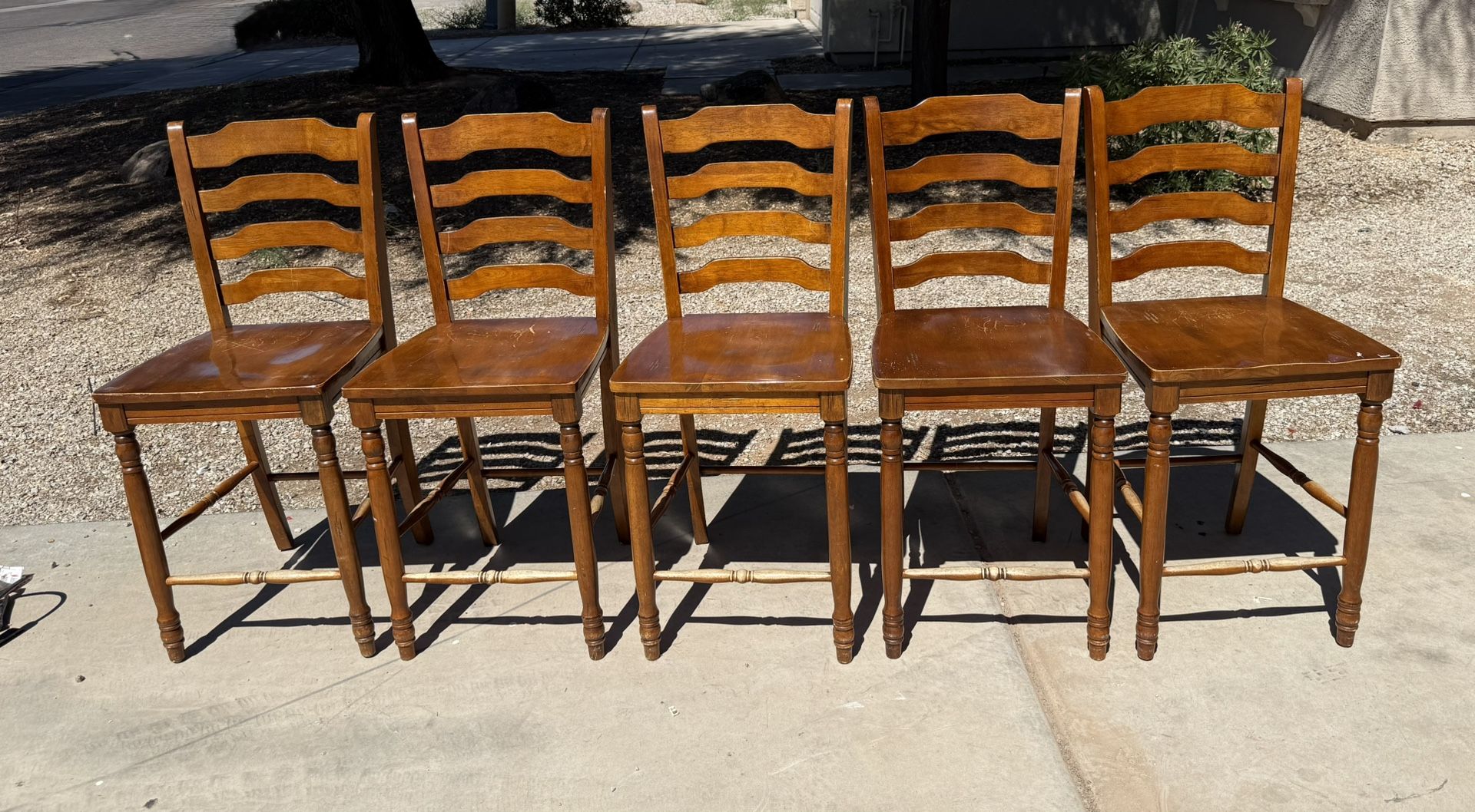 5 or 4 dining room chairs