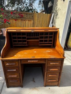 Wooden Roll top Desk (Oak)
