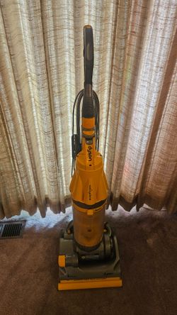 Dyson DC07 All Floors Upright Vacuum – Works Great (Missing Hose)
