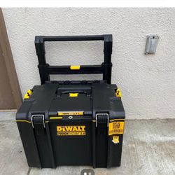 Dewalt Rolling Box 