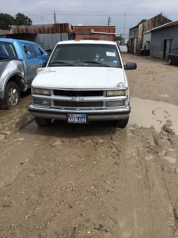 98 Chevy Silverado For Parts for Sale in Houston, TX - OfferUp