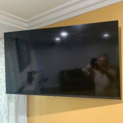 45 inch color TV brand new with wall mount
