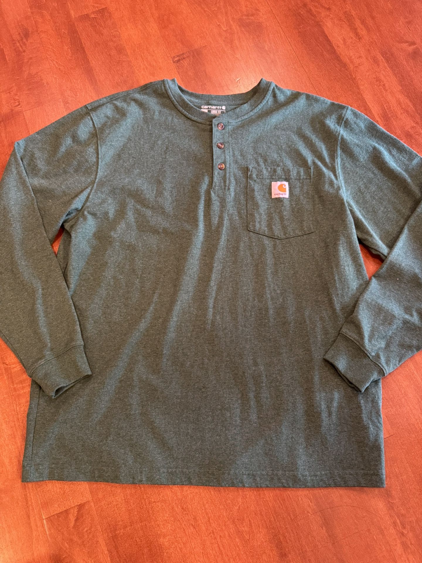 New without tags men’s Carhartt long sleeve shirt shipping available
