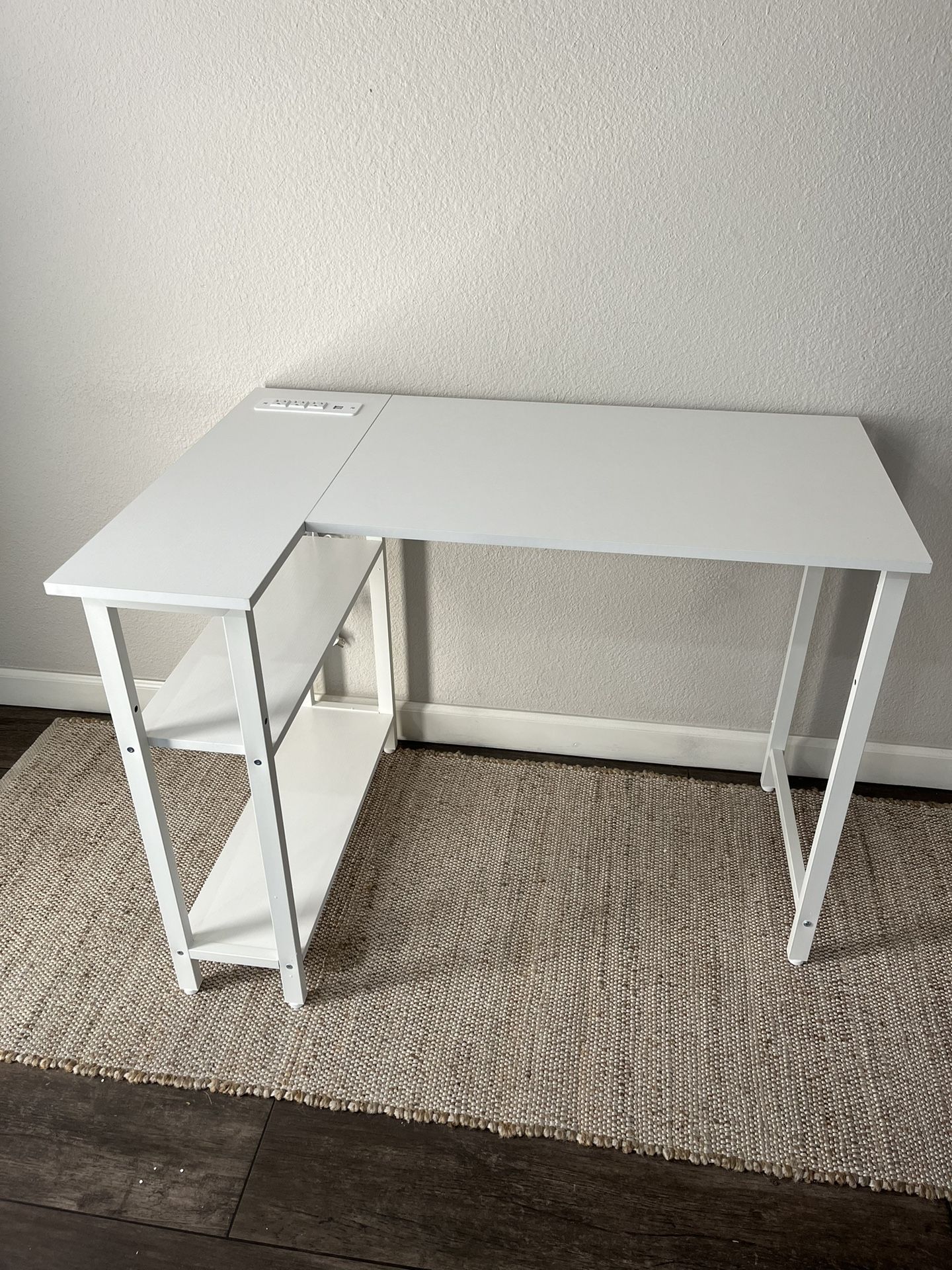 White L Shape Desk Power Outlet 40in Corner Desk