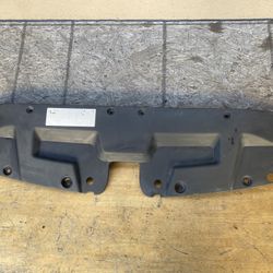 2007,2008,2009,2010,2011,2012,2013 GMC Sierra Upper Radiator Air Baffle Trim Panel
