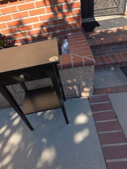 Lil corner table
