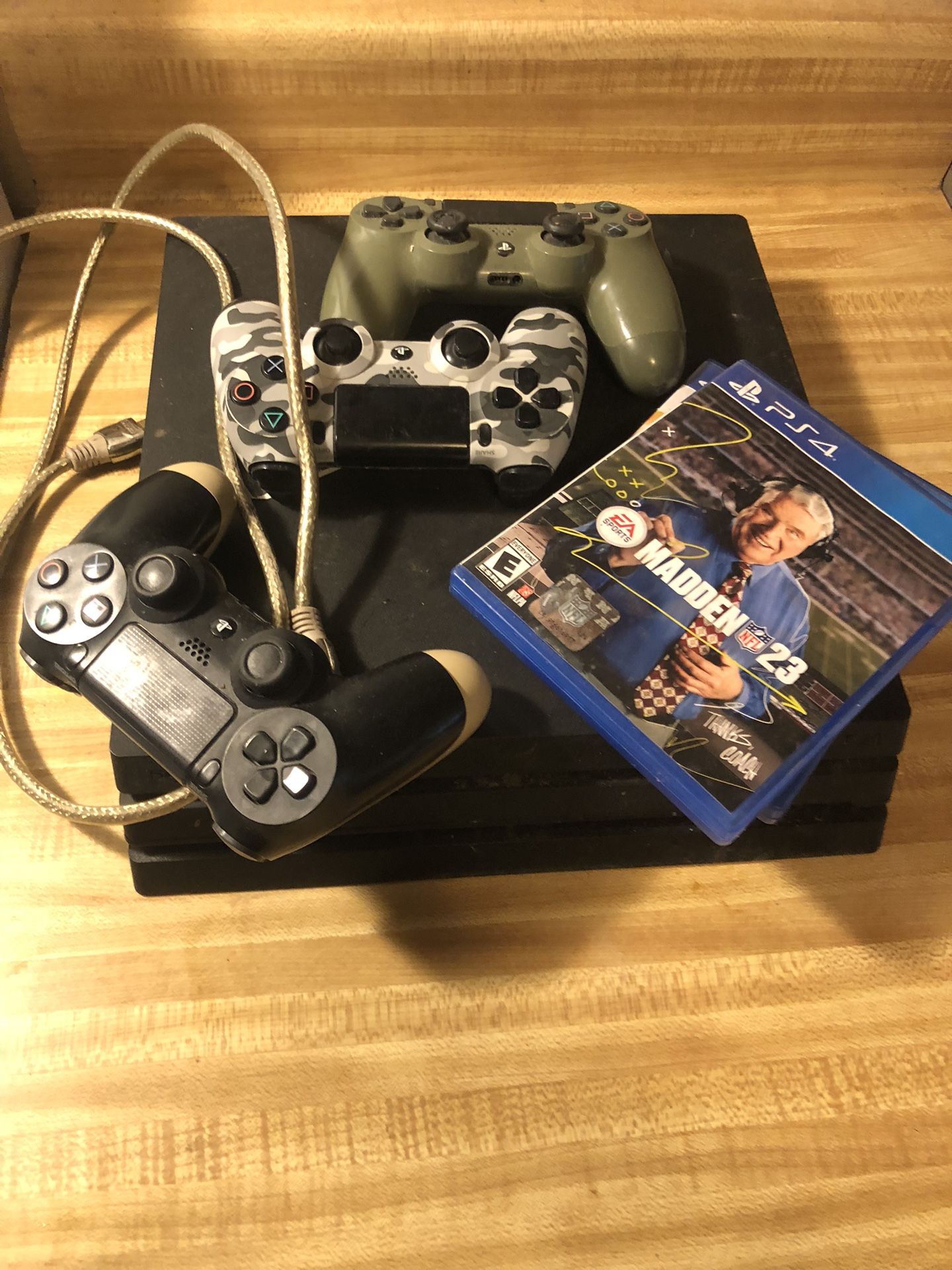 PS4 With 3 Joysticks 4 & Games 