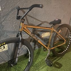Throne 29er Maxxed Out  (trades) (offers)