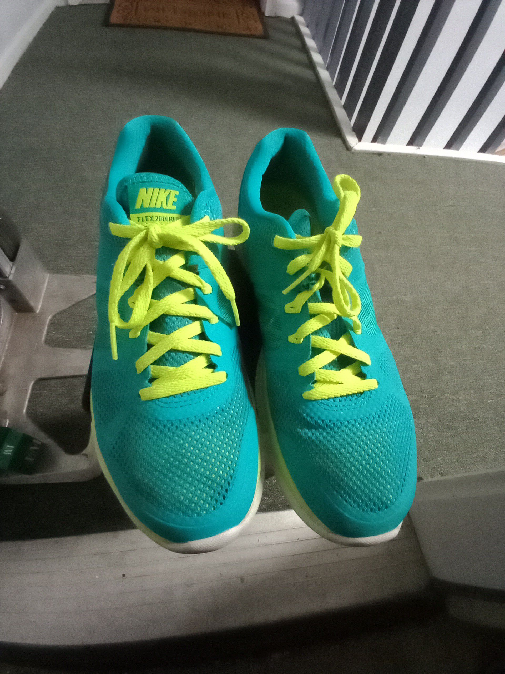 Nike flex running shoes