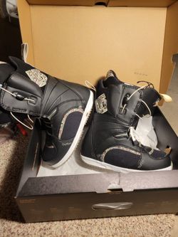 Burton Woman Snowboard Boots Size 7.5