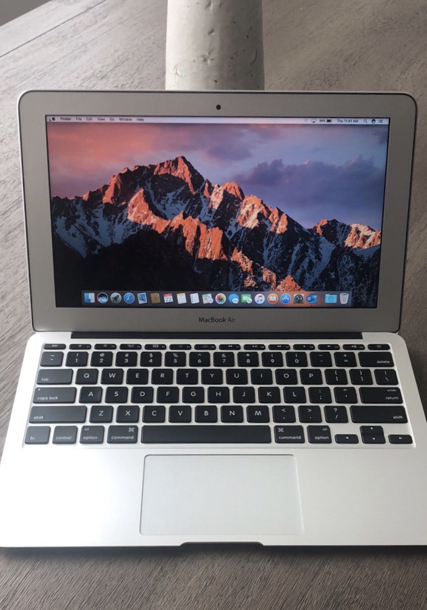 Apple MacBook 11” Computer Air Laptop Mid2011. Sierra OS. 1.6ghz intel i5 64gb.