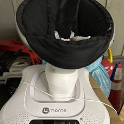 4 Moms Baby Swing 