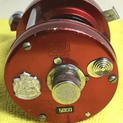 Vintage Abu Garcia ambassadeur 5000 red