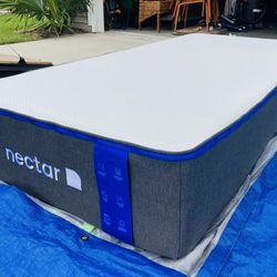 The Nectar Premier Copper Mattress, Twin XL, Like New, Perfect Condition