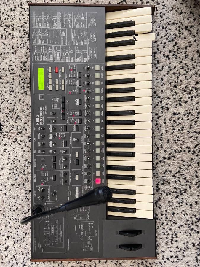 KORG MS2000B VOCODER SYNTH