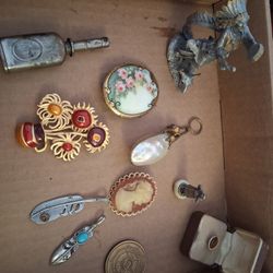 Vintage sorted lot Brooch  $100