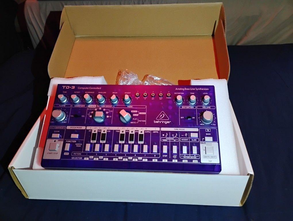 Behringer TD-3 Analog Bass Synthesizer/Sequencer