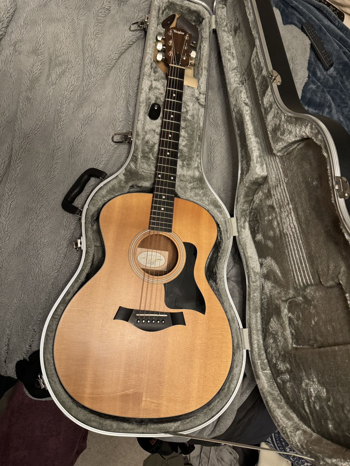 Taylor 114e Grand Auditorium Acoustic-electric Guitar