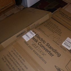 Uplift Desk - E7 Electric Standing Desk Converter with Bamboo Desktop and Black Base by Uplift Desk