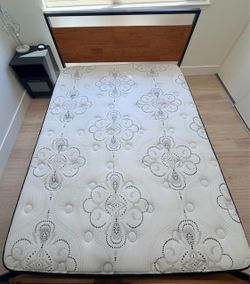 Ashley queen mattress - Hybrid plus - 12 in