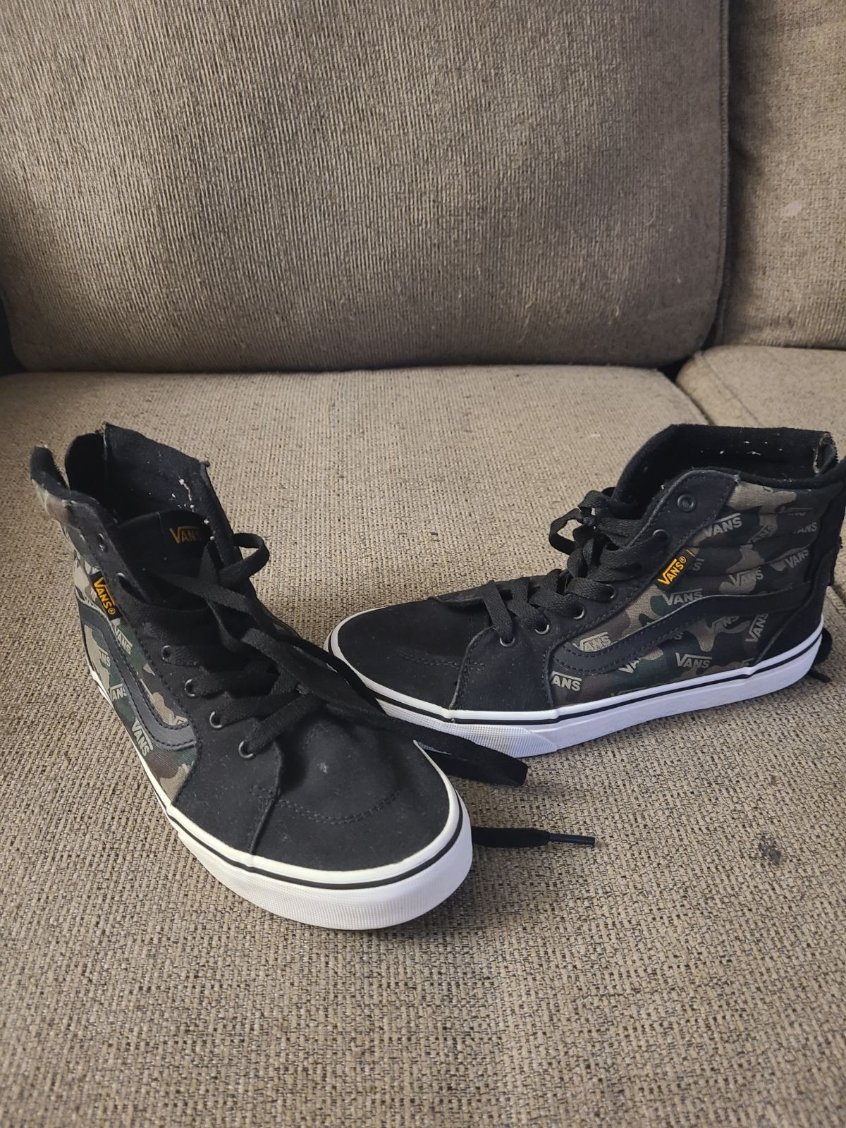 Grade School Kids Vans Size 5