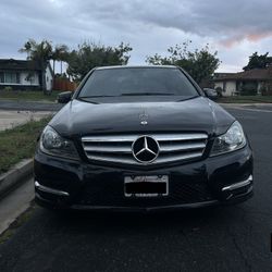 2012 Mercedes-Benz C 300 4Matic Luxury